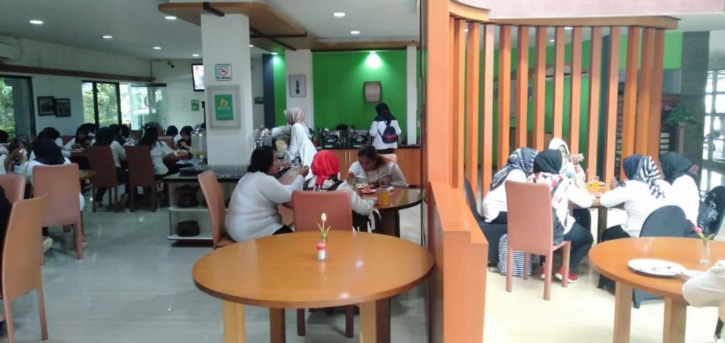 Hotel Grand Karawang Indah Exterior photo